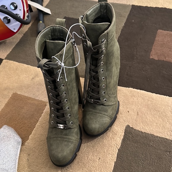 Nine West velvet green high lace up boots sliver logo front quilted new with tag - Picture 2 of 8